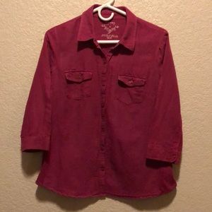 Women’s button down 3/4 sleeve maroon top